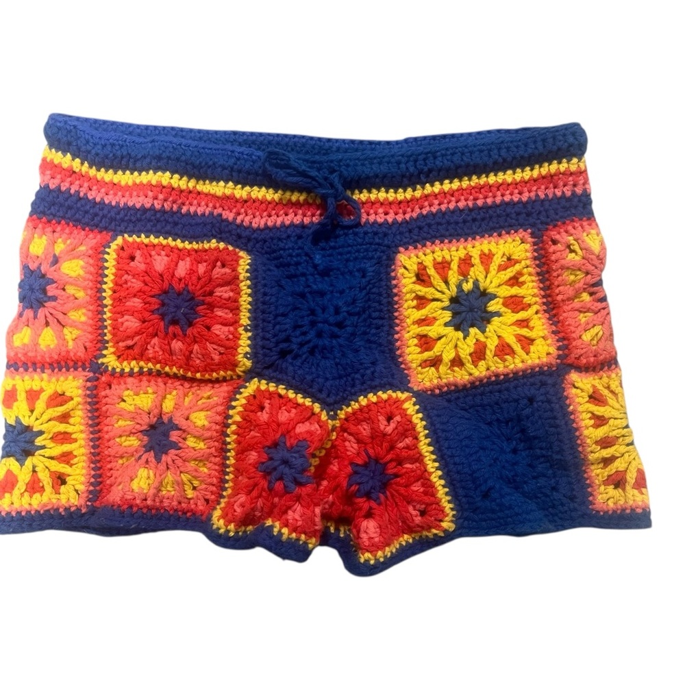 Handmade low waist 4” inseam S/M Vibrant Crochet Shorts New